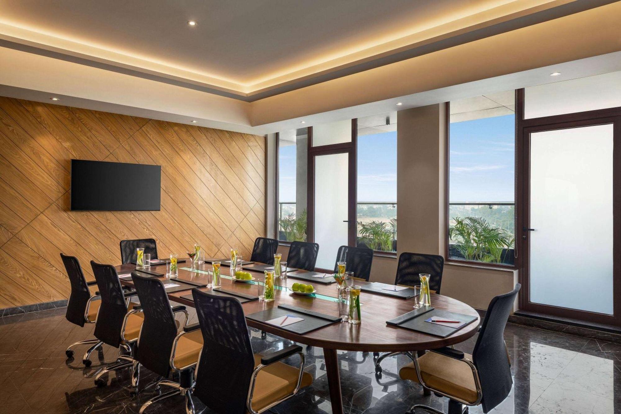 Ramada Encore By Wyndham Amritsar Airport Zewnętrze zdjęcie