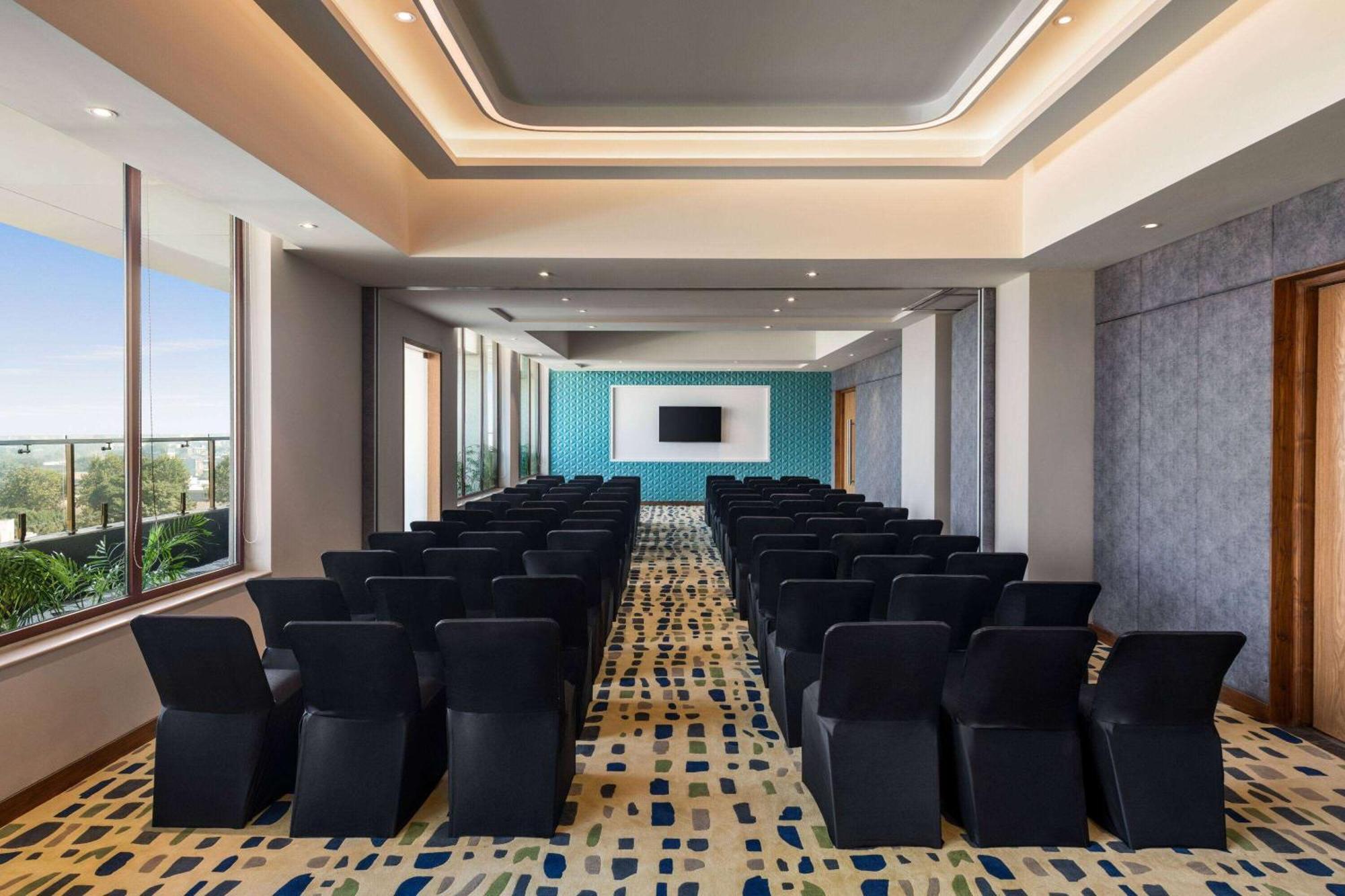 Ramada Encore By Wyndham Amritsar Airport Zewnętrze zdjęcie