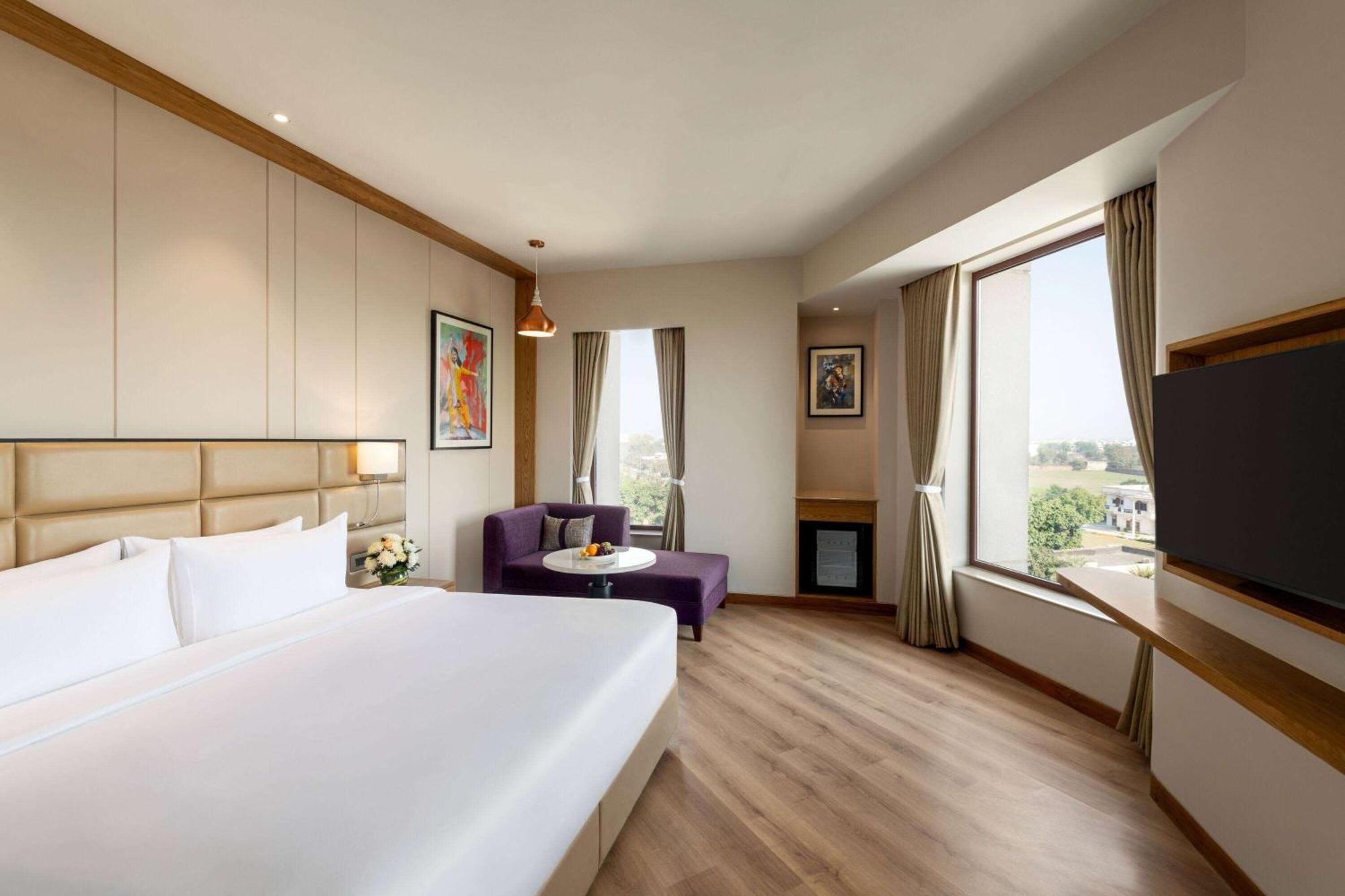 Ramada Encore By Wyndham Amritsar Airport Zewnętrze zdjęcie