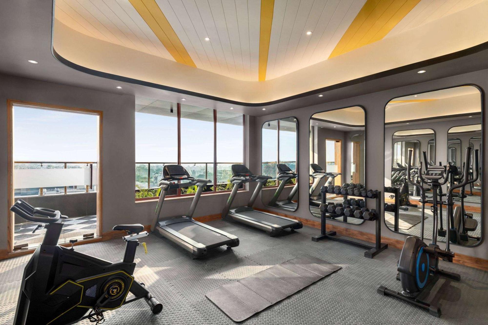 Ramada Encore By Wyndham Amritsar Airport Zewnętrze zdjęcie